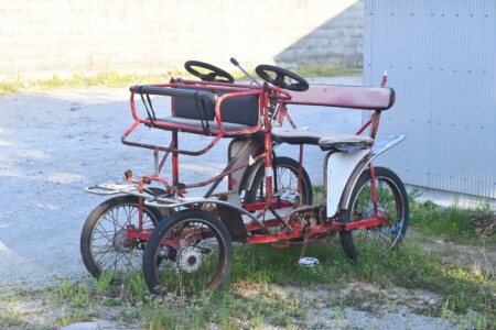 昔、つかわれていた
観光用の自転車かな?